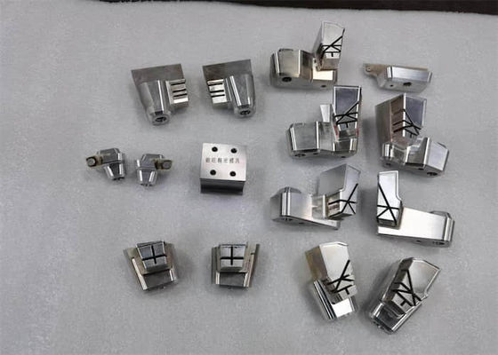 Alat Pengangkat Cetakan Pemotong Kawat Poles Kuningan Dalam Moulding